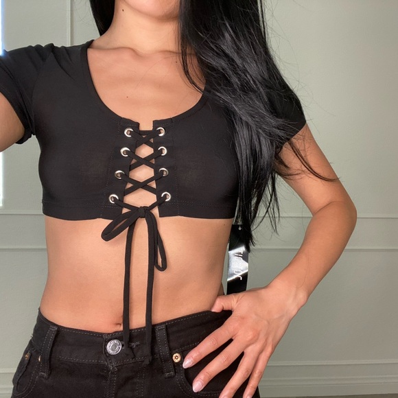 tic toc Tops - Tic Toc Black Crop Top